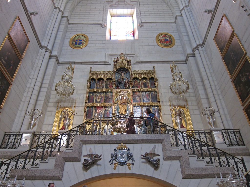 Altar of Santa Maria la Real de la Almudena